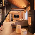 Levillenet Bearlodge At Centre *