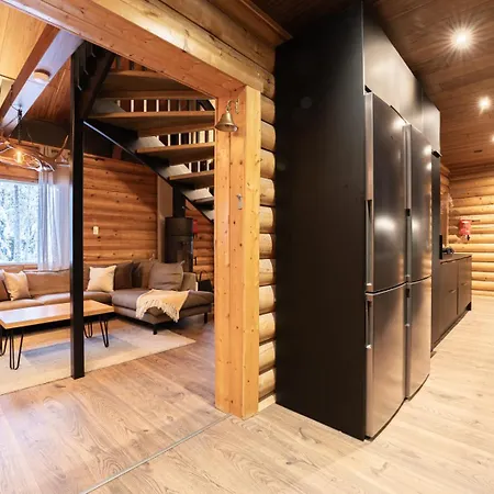 Bear Log Cabin, Centre By Levillenet *